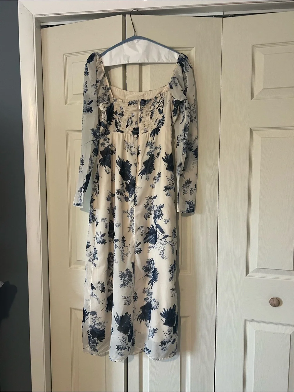 Abercrombie & Fitch elegant cream